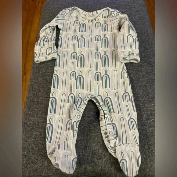 kate quinn rainbow footie bodysuit size 6-9M - Picture 1 of 5